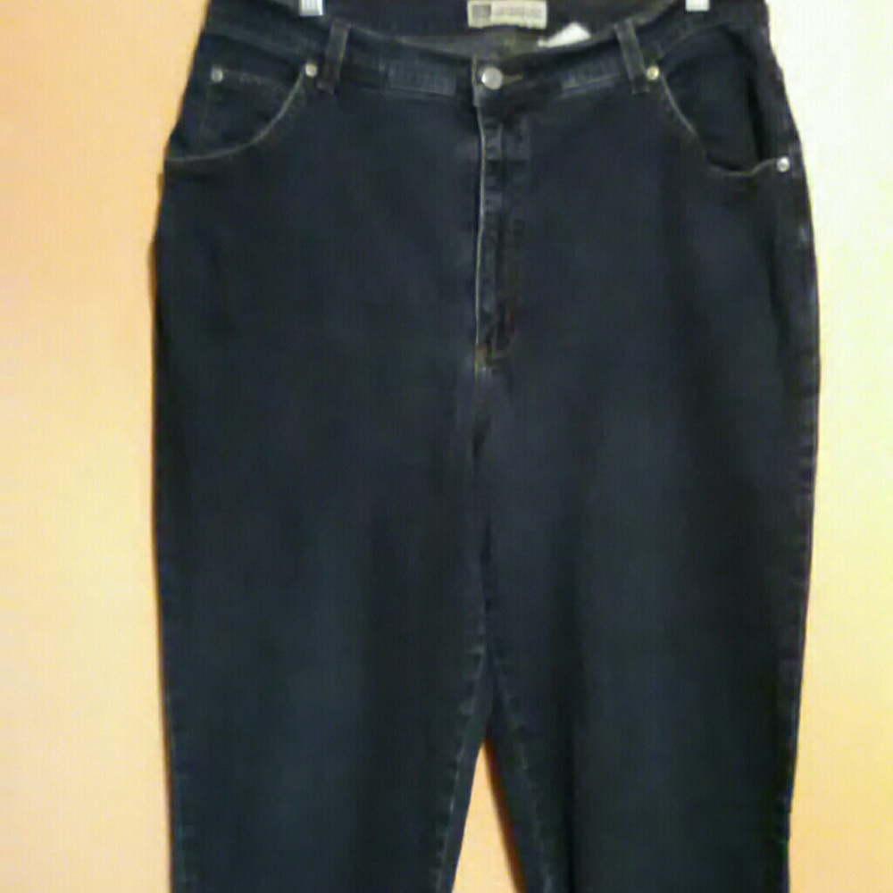 Faded Glory stretch ladies cropped jeans